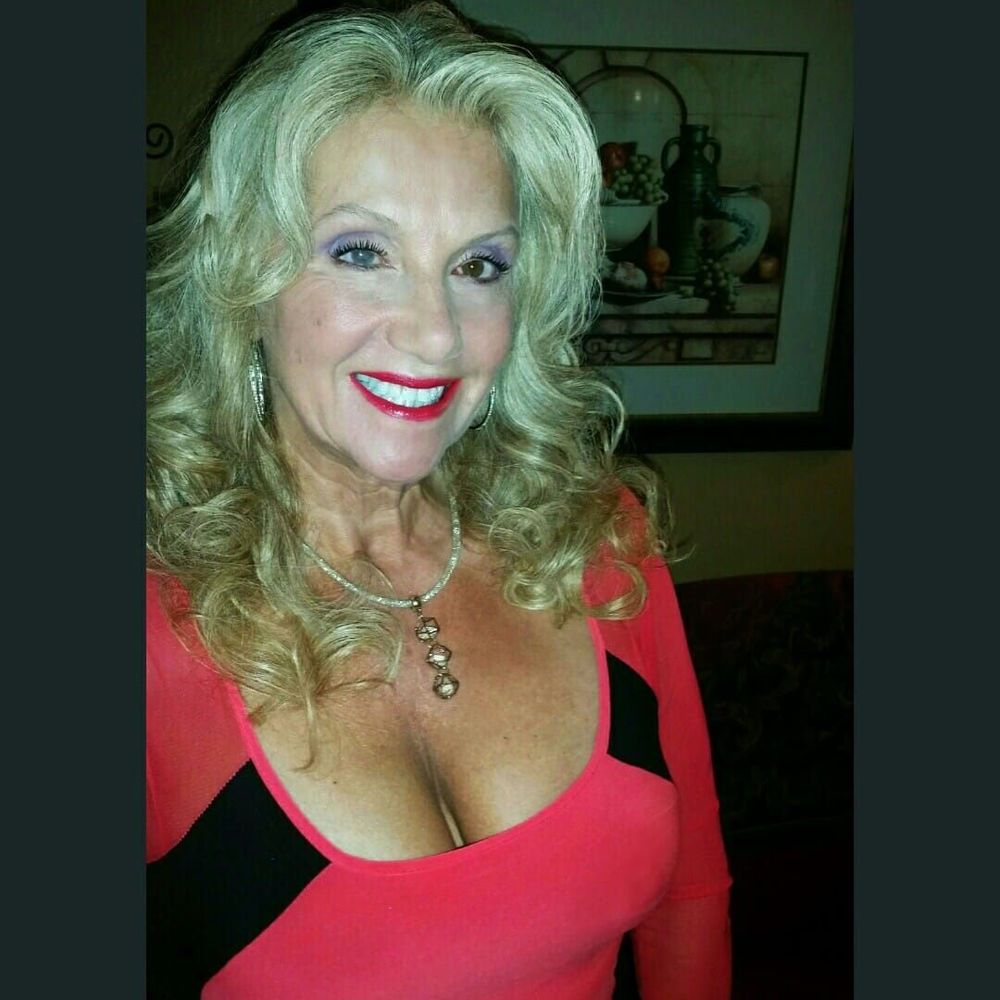 Meet your Posher, Loresa